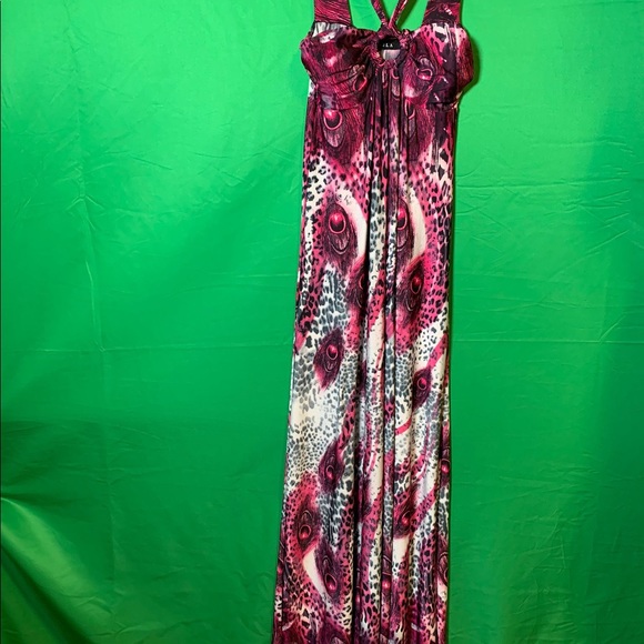 Beautiful beach dress - Picture 1 of 3